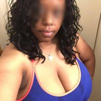 Femme noire à gros seins cherche sexfriend ds le 93